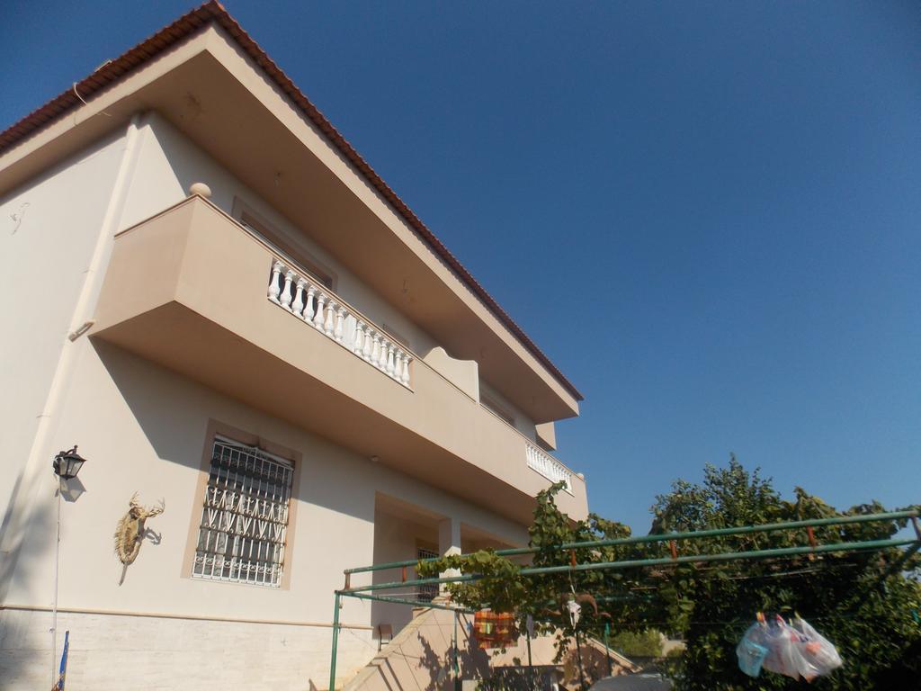 Guest House Vila Bega Sarandë Buitenkant foto