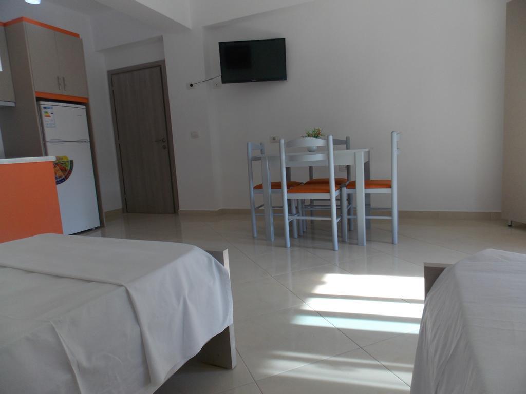 Guest House Vila Bega Sarandë Buitenkant foto