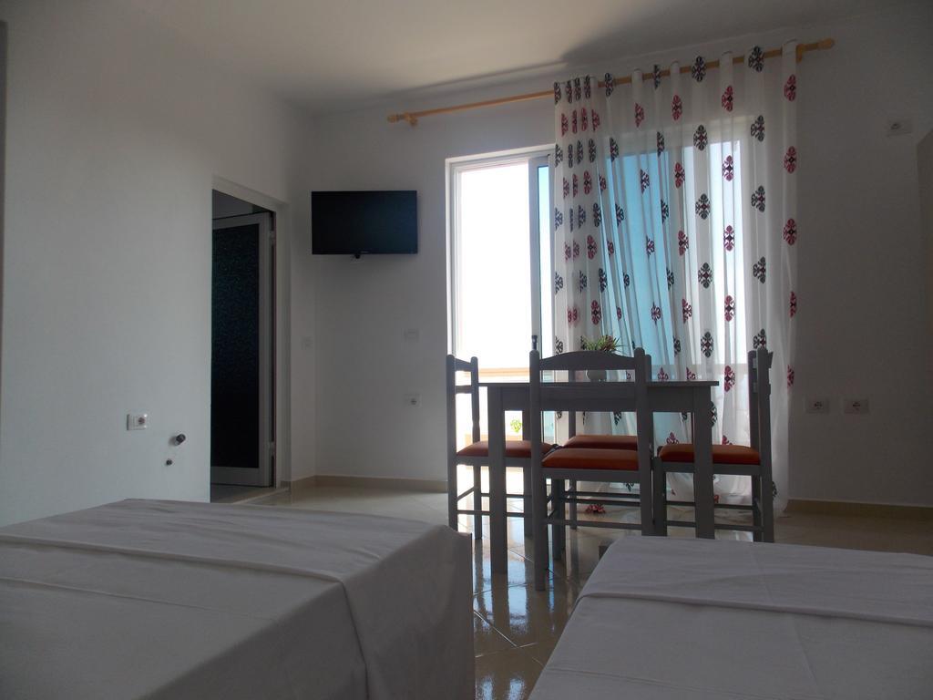 Guest House Vila Bega Sarandë Buitenkant foto