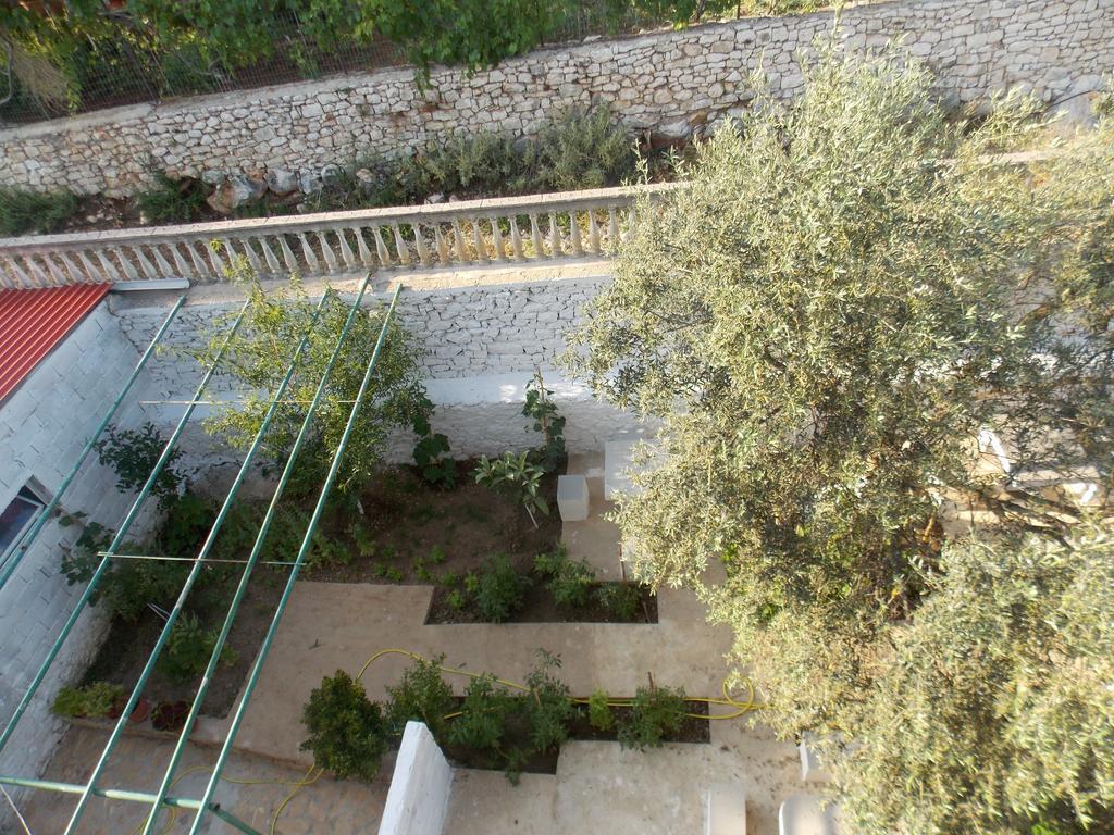 Guest House Vila Bega Sarandë Buitenkant foto