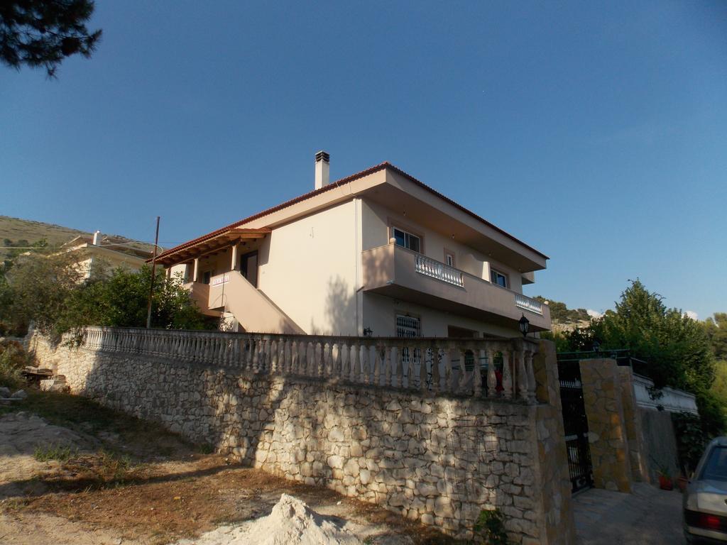 Guest House Vila Bega Sarandë Buitenkant foto