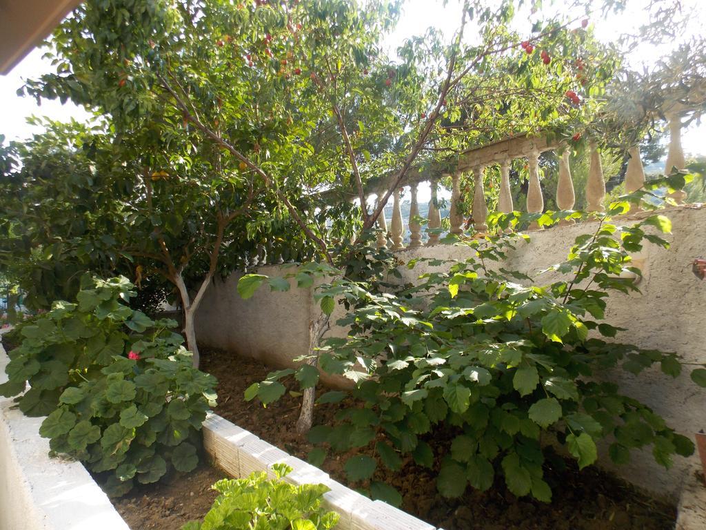 Guest House Vila Bega Sarandë Buitenkant foto