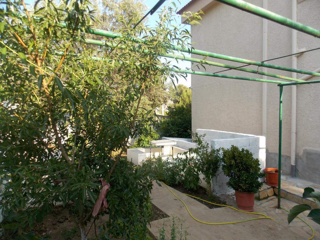 Guest House Vila Bega Sarandë Buitenkant foto