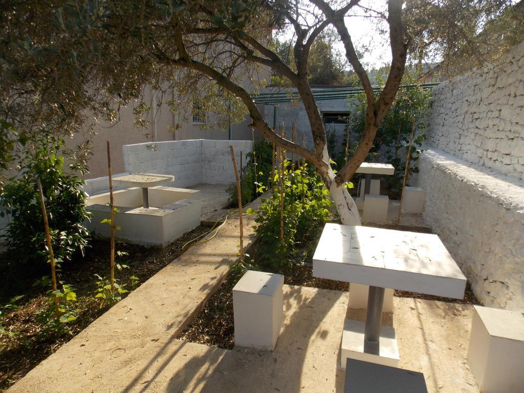 Guest House Vila Bega Sarandë Buitenkant foto