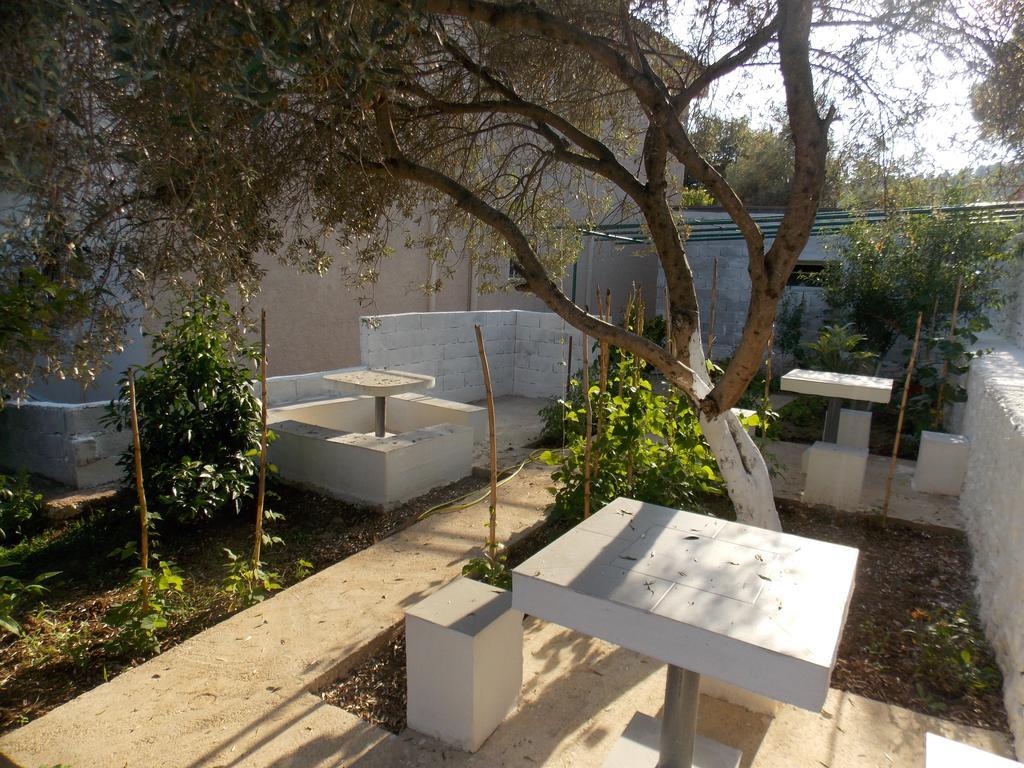 Guest House Vila Bega Sarandë Buitenkant foto