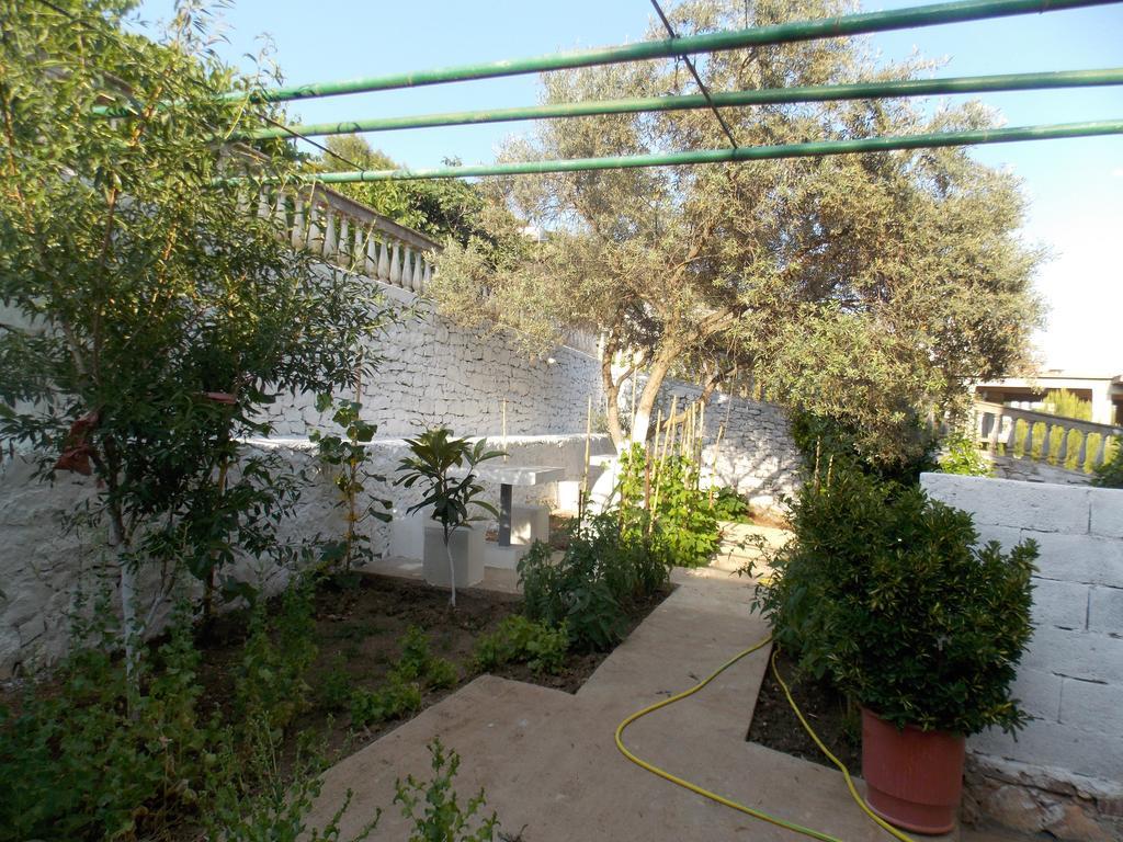 Guest House Vila Bega Sarandë Buitenkant foto