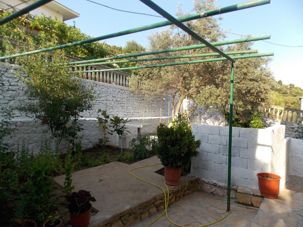 Guest House Vila Bega Sarandë Buitenkant foto