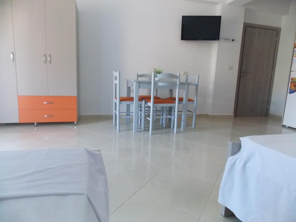 Guest House Vila Bega Sarandë Buitenkant foto
