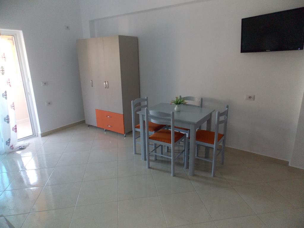 Guest House Vila Bega Sarandë Buitenkant foto