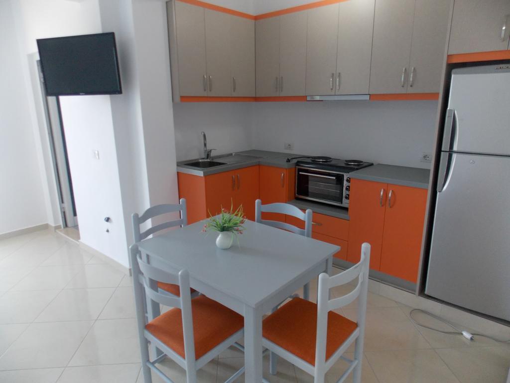 Guest House Vila Bega Sarandë Buitenkant foto