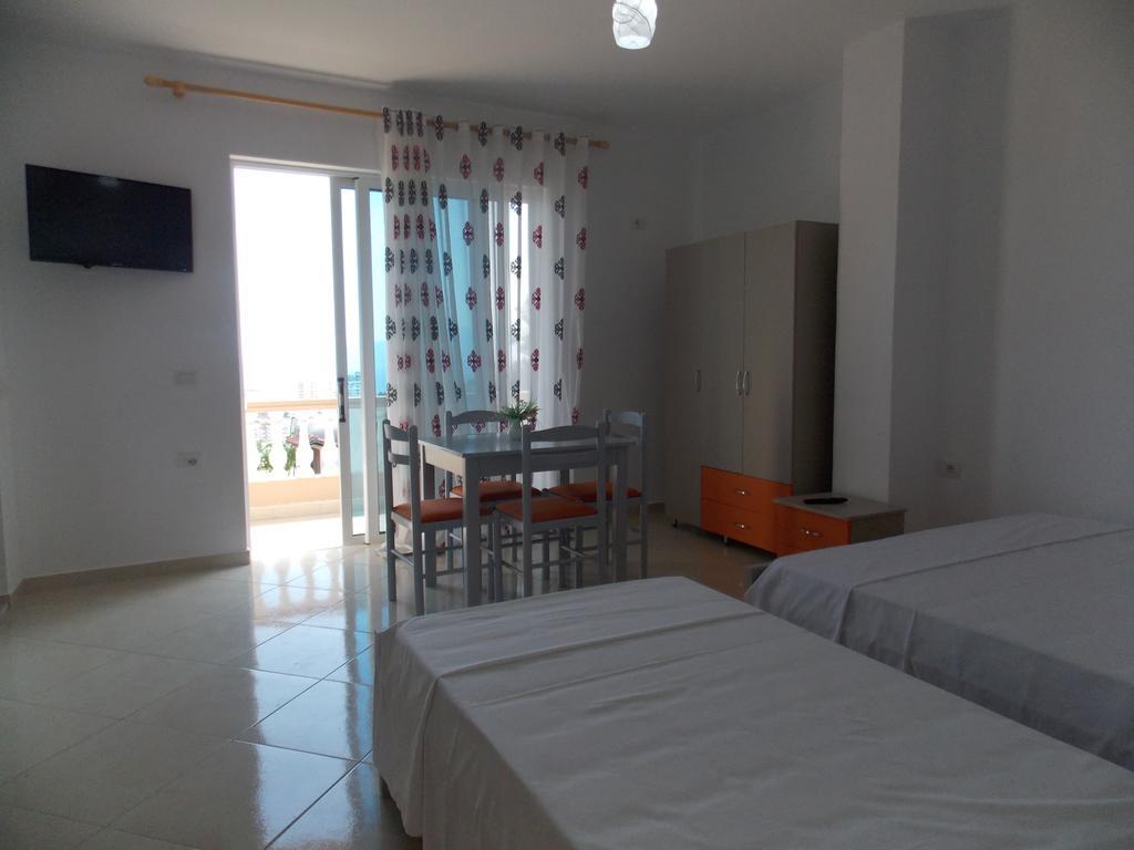 Guest House Vila Bega Sarandë Buitenkant foto