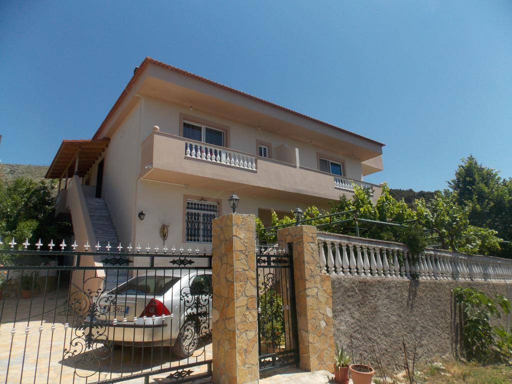 Guest House Vila Bega Sarandë Buitenkant foto