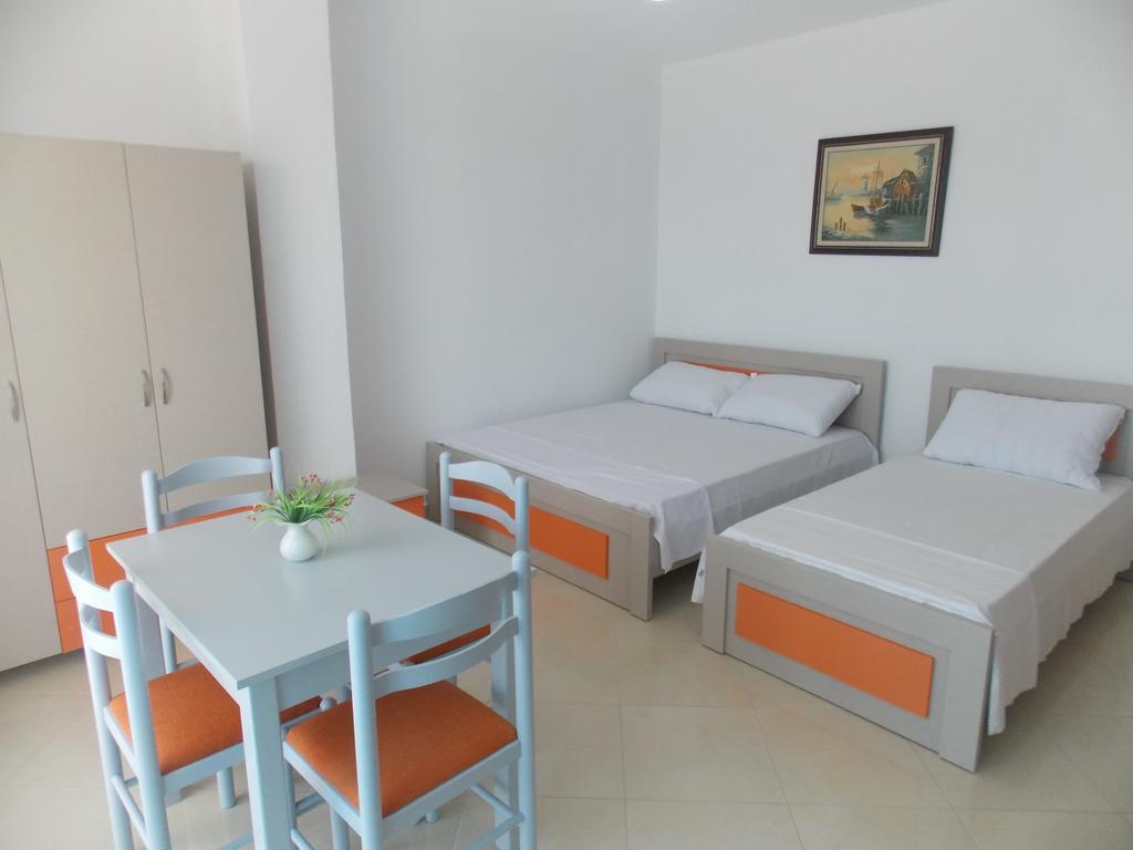 Guest House Vila Bega Sarandë Buitenkant foto