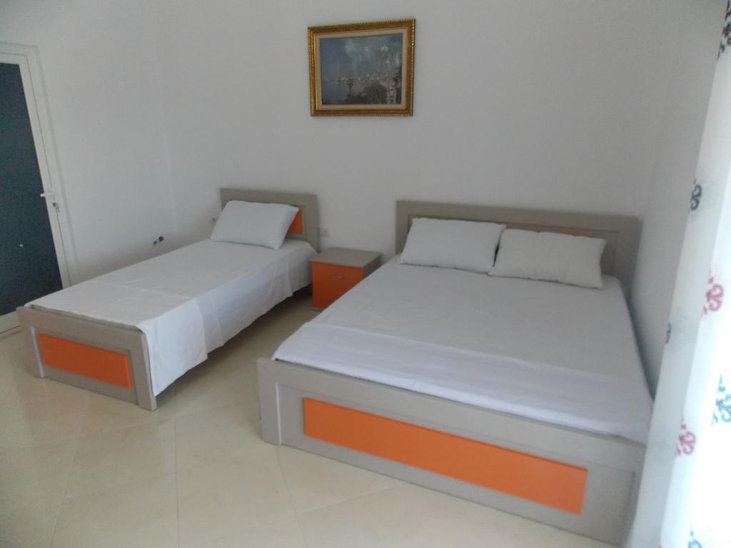 Guest House Vila Bega Sarandë Buitenkant foto