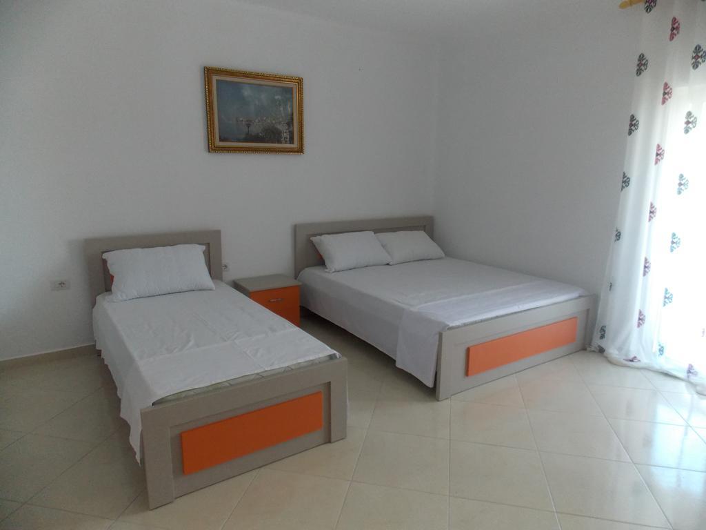 Guest House Vila Bega Sarandë Buitenkant foto